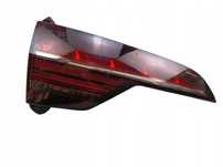 LAMPA LEWY TYŁ TYLNA W KLAPE AUDI A4 B9 KOMBI LIFT (19-24) 8W9945093AC