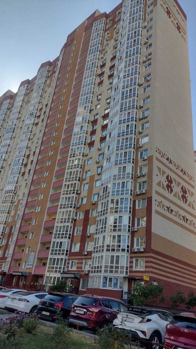 М Осокорки 10 хв,   євроремонт, генератор в будинку. два санвузли