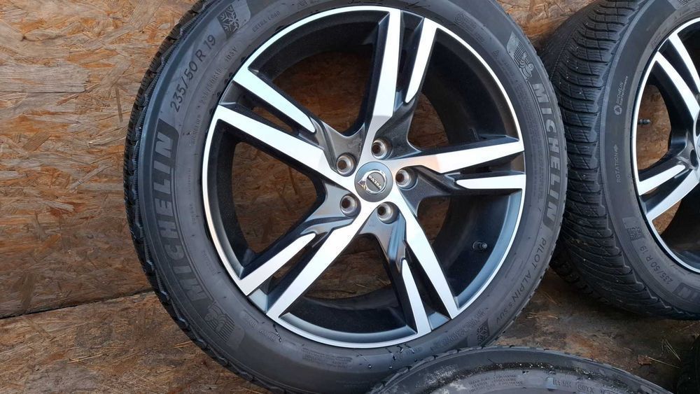 Felgi aluminiowe ! Volvo ! XC 40 XC 60 ! 19 CALI BDB STAN MONTAŻ!