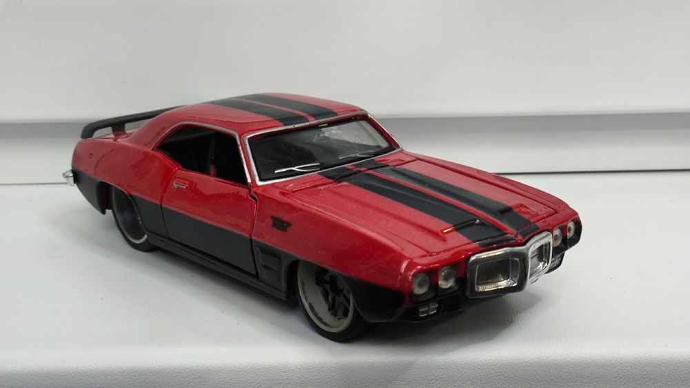 Модель, машинка Pontiac Firebird 1969 1.24 Maisto Prorodz
