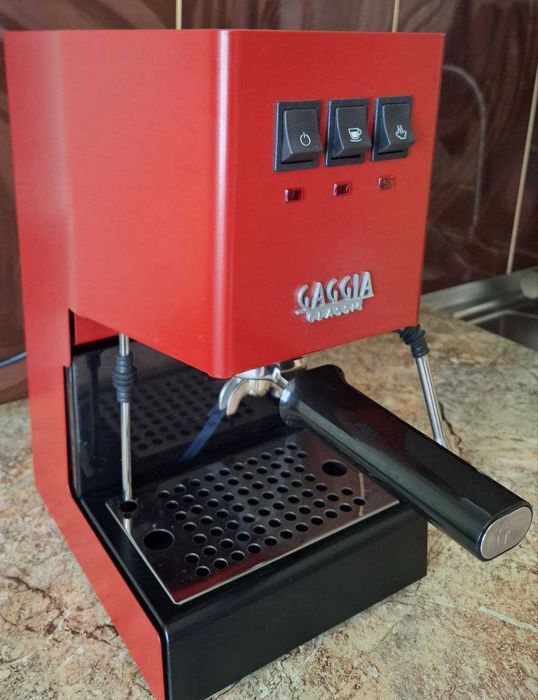 Ріжкова кавоварка еспресо Gaggia Classic Evo Red
