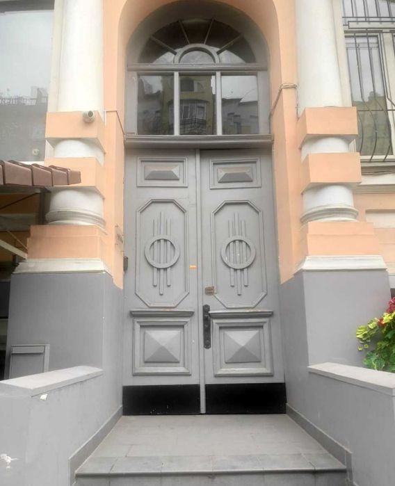 БЕЗ КОМІСІЇ. Офіс на Антоновича 23.