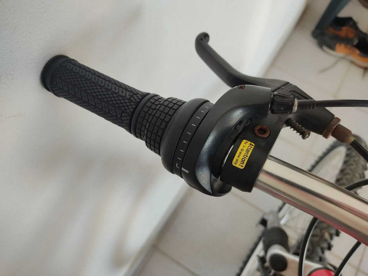 Bicicleta Trekking NOVA roda 26''