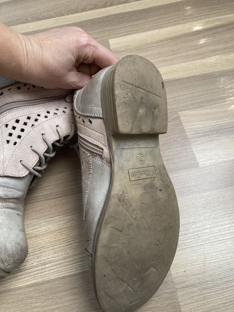 Buty botki rozmiar 39 DeeZee