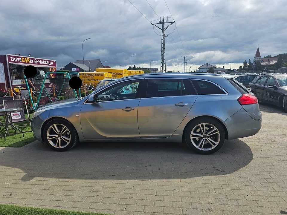 Opel Insignia 2.0 CDTI/2010r/bogate wyposażenie/Opłaty aktu/climatroni