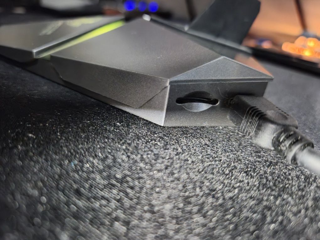 Stacja dokująca Mouse Bungee z podświetleniem LED i portami USB