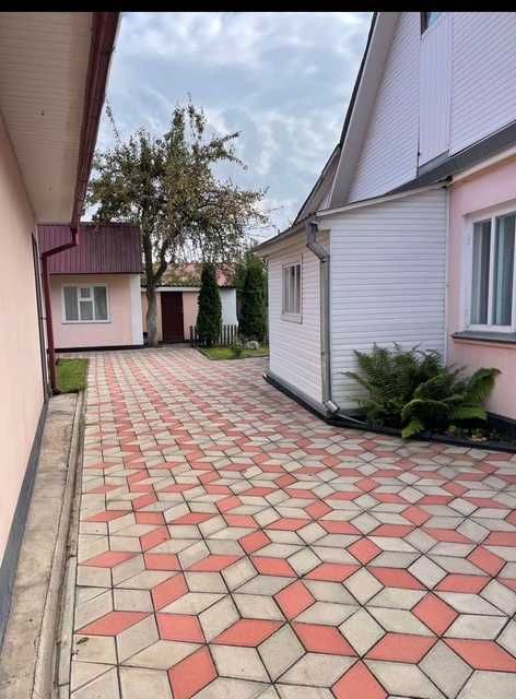 Продам будинок. Центр.