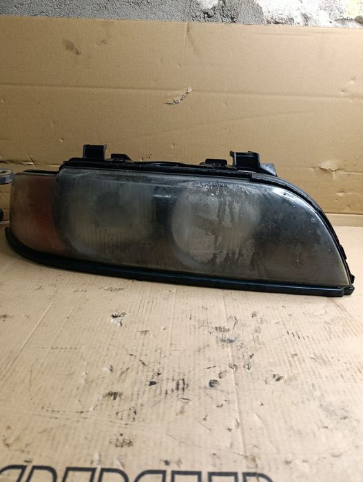 BMW E39 - lampa prawa Xenon hella