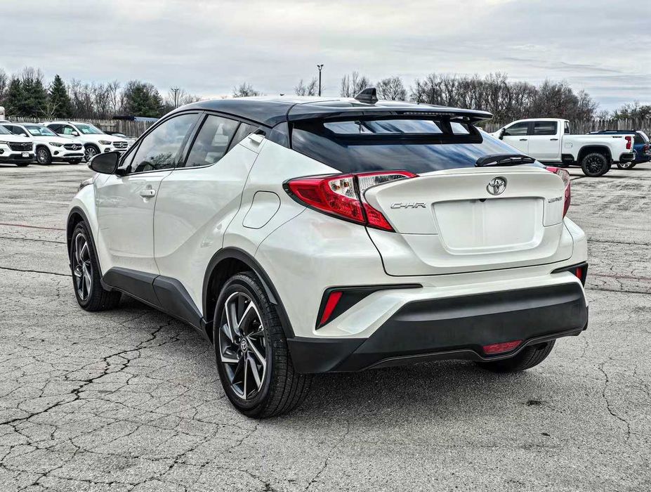 Toyota C-HR LE      2020