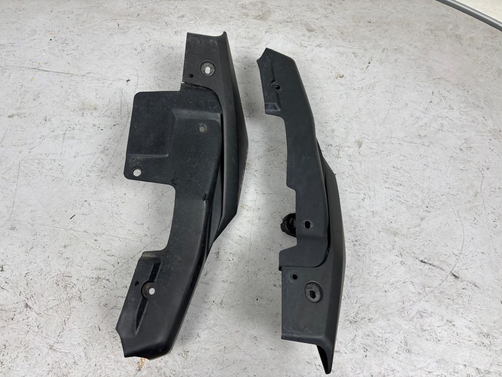 Yamaha MT09 Ogon Zadupek Lewy Owiewka Tył Plastik Tylny 13-16