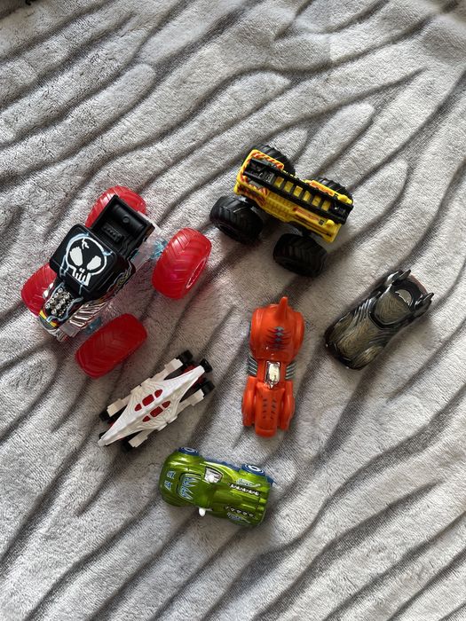Машинка Hot Wheels Хот Вілс