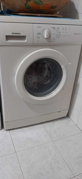 Máquina de lavar roupa  Siemens - 6 kgs em bom estado