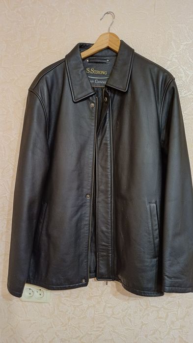 Шкіряна чоловіча куртка