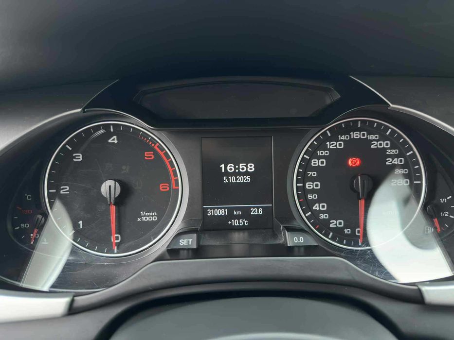 Sprzedam Audi A4 B8 2.0 TDI 2010 rok