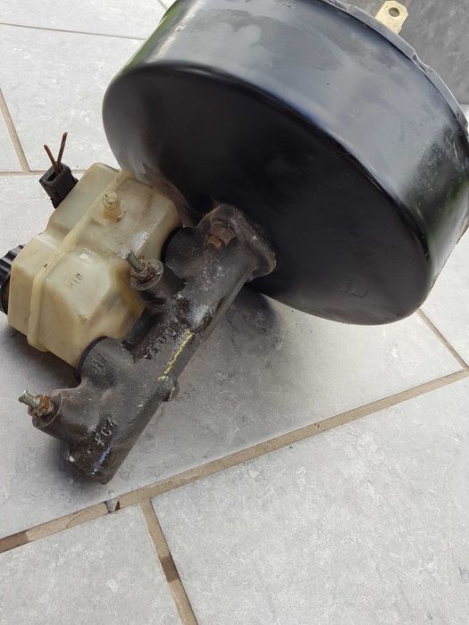 Serwo hamulcowe mercedes w123 0.5 seria