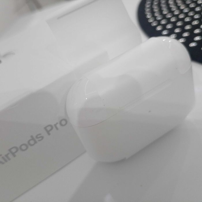 Nowe słuchawki AIRPODS PRO