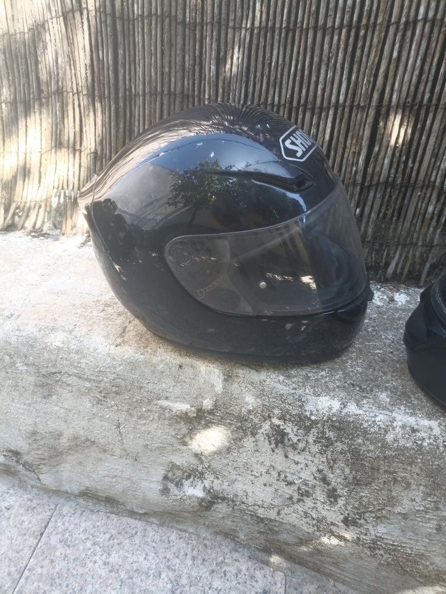 2 Capacetes Shoei