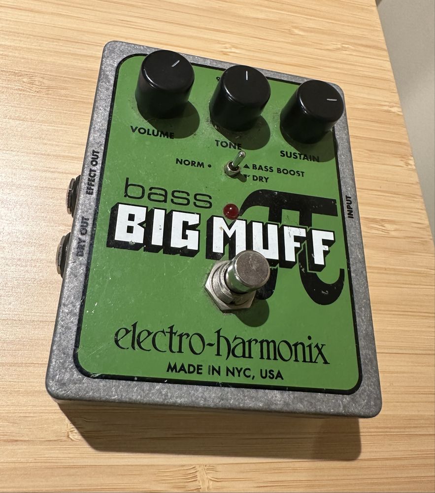 Pedal de baixo Big Muff Bass