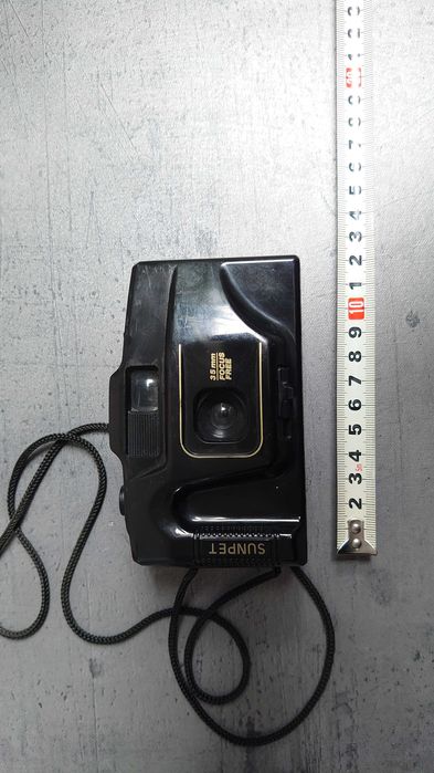 stary aparat fotograficzny SUNPET 35mm Focus Free na kliszę PRL