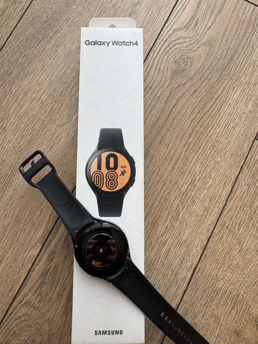 Samsung galaxy watch 4 GPS/ WI FI