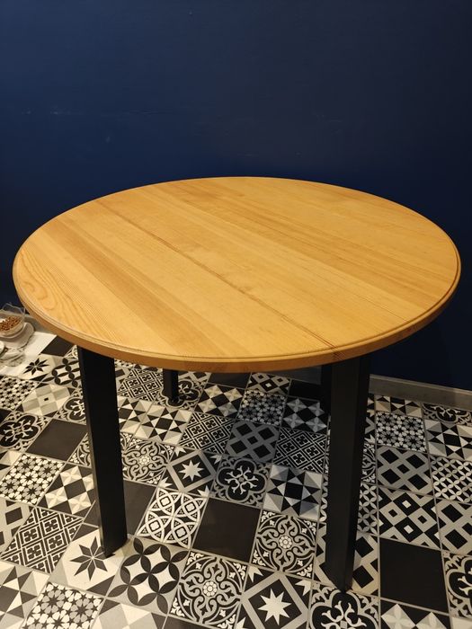 Stół okrągły IKEA GAMLARED + 2 krzesła STEFAN, czarne drewno, zestaw