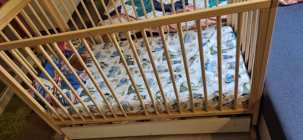 Łóżeczko z funkcją bujania