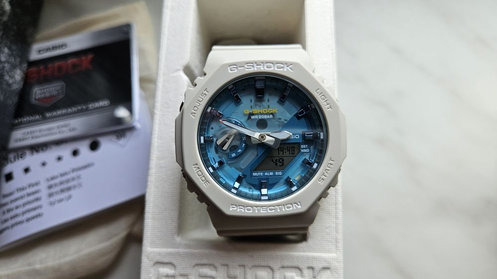 Zegarek Casio G-SHOCK octagon GA-2100AS. Nowy nie używany.