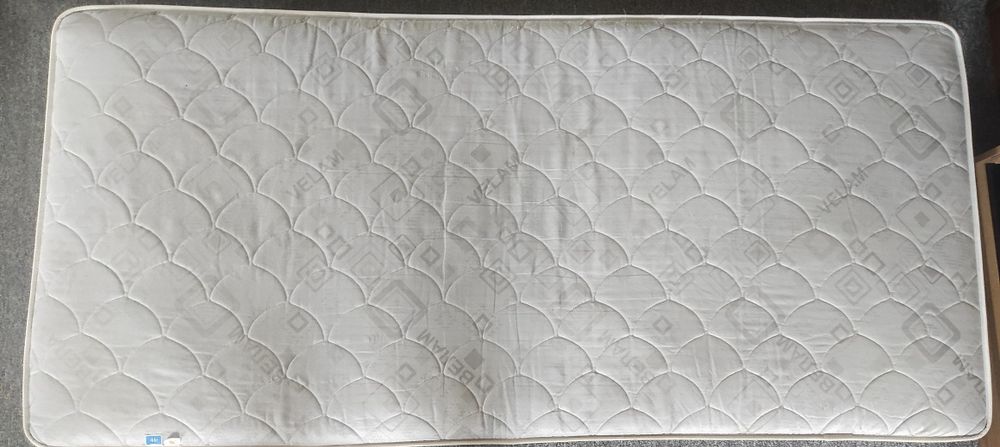 Продам б/у матрас