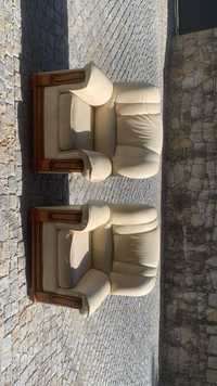 3 sofas da cor bege