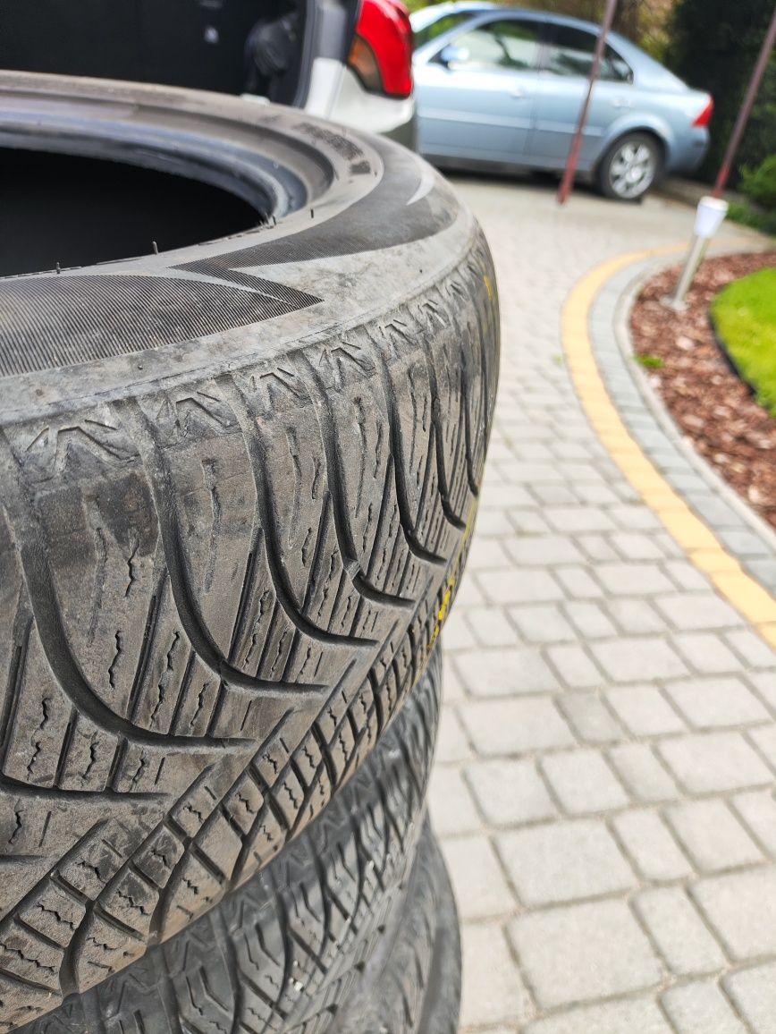 Komplet opon całorocznych goodride z-401 205/55r16