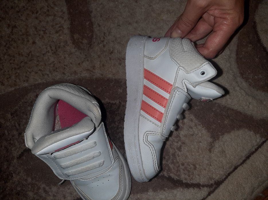 стильные кроссовки adidas 25p