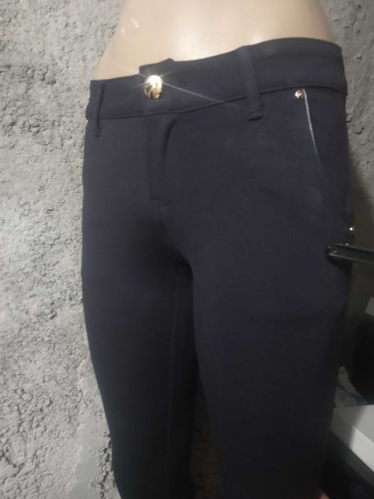 Spodnie wyprzedaż 25 zł cena obowiązuje tylko przez weekend model 3