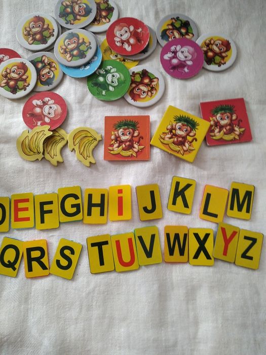 Іграшки, алфавіт, непроливайка