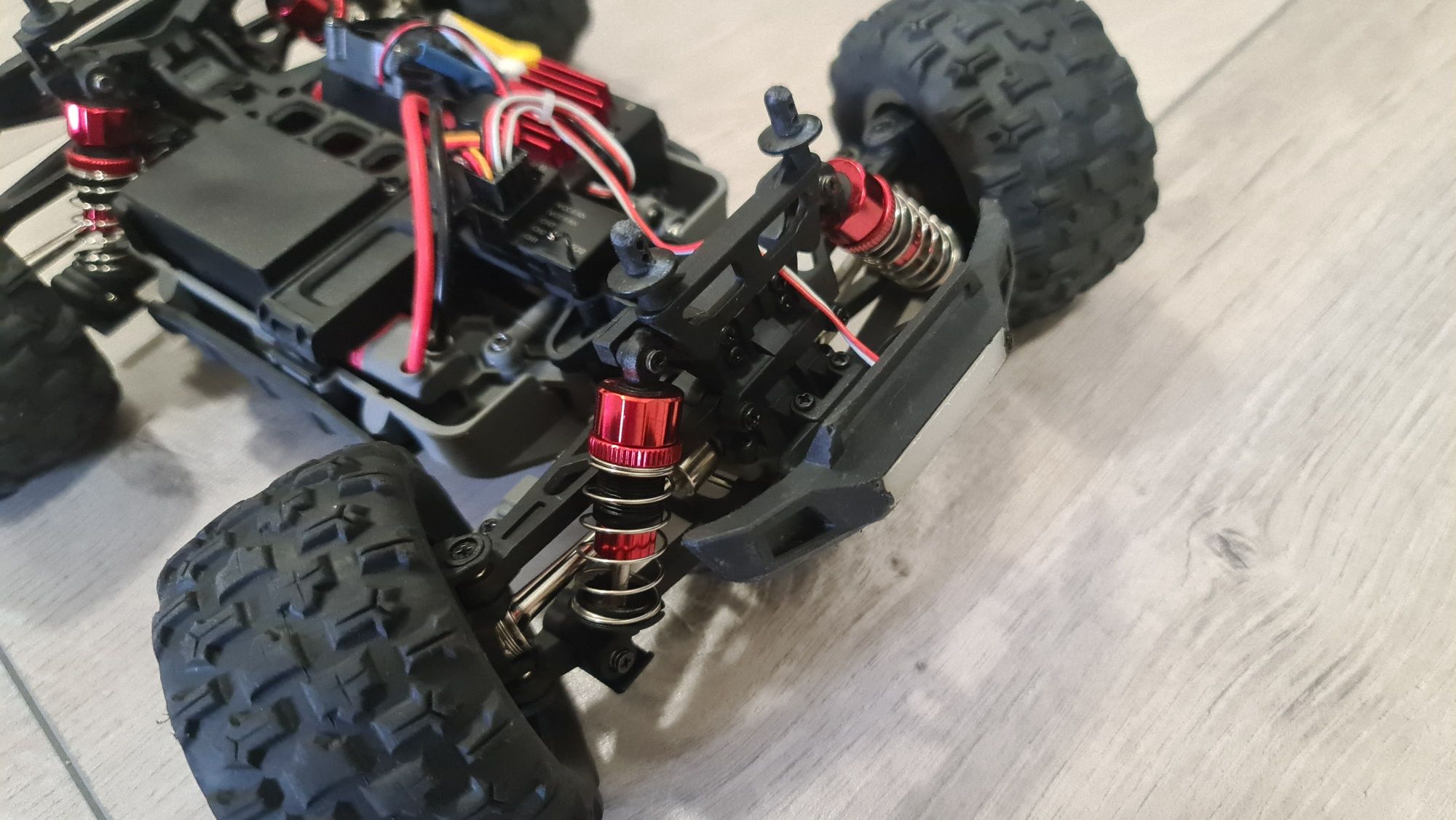 Hyper GO 1/16 Rac 4WD машинка на пульту керування, безщітковий мотор