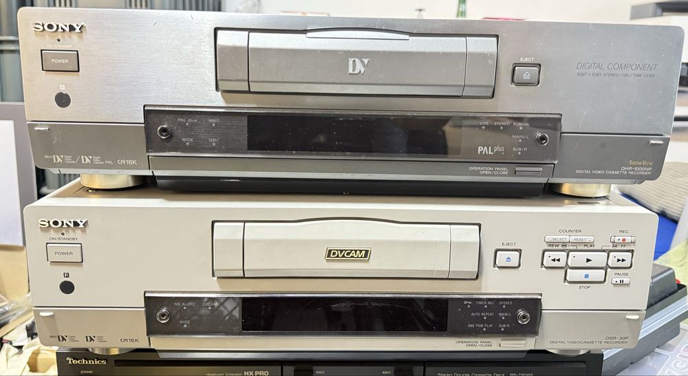 Magnetowid montażowy Sony DSR-30P lub DHR-1000NP