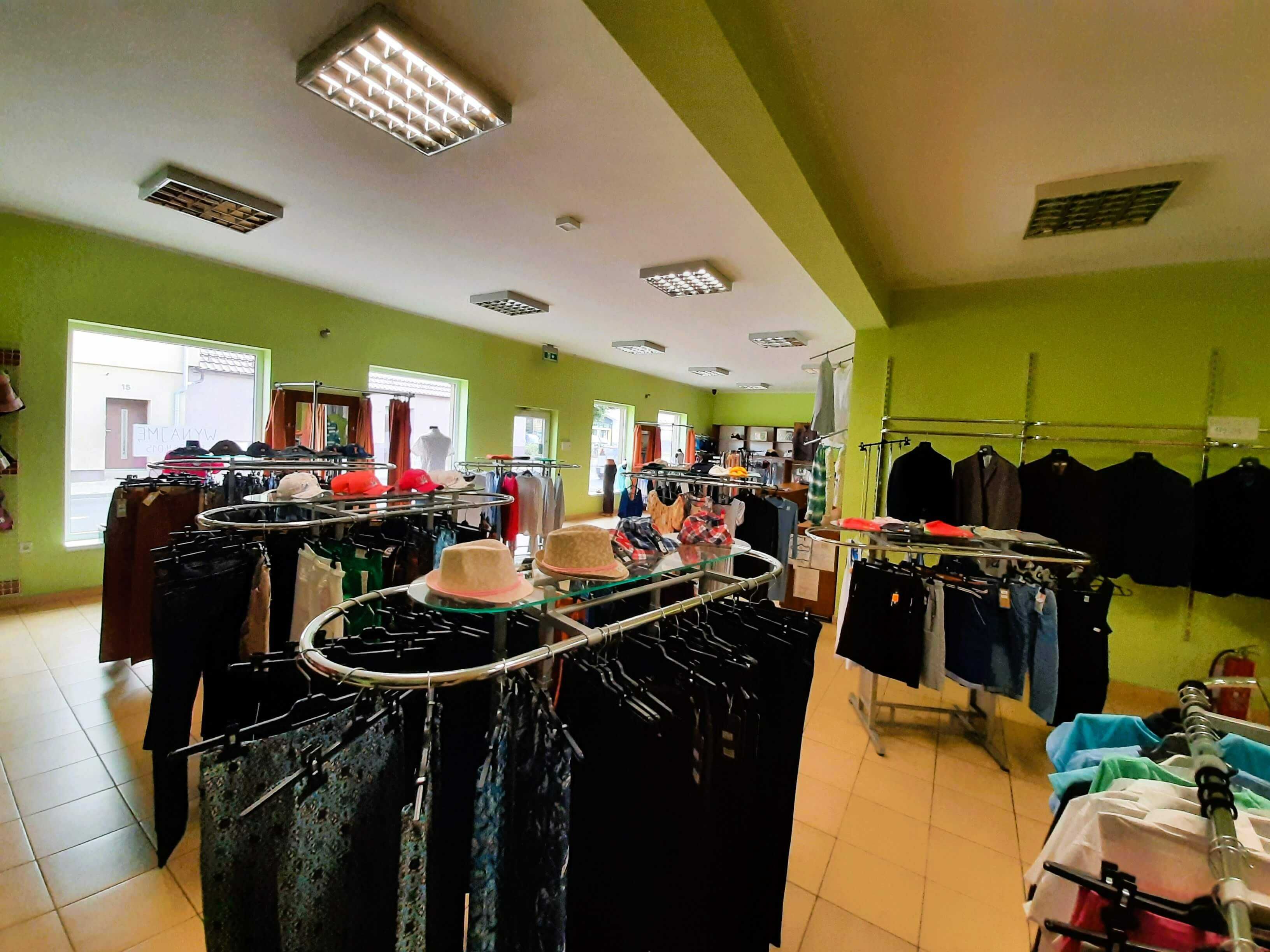 Wynajem lokalu handlowo - usługowego Ujście centrum