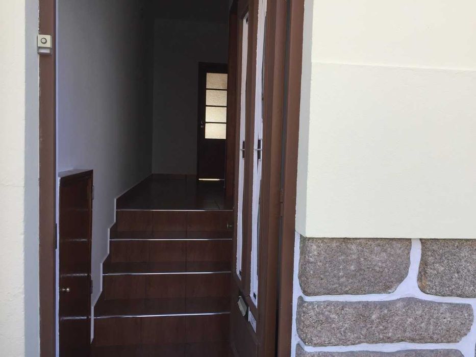 Moradia T2 na Areosa, Rio Tinto para arrendar