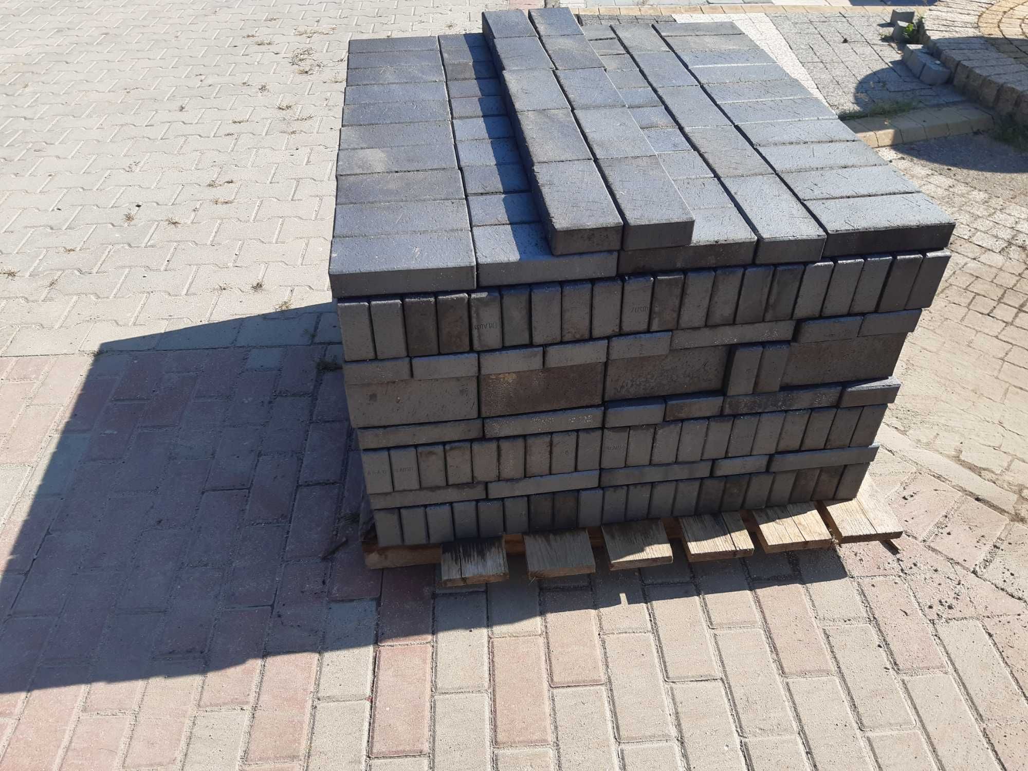 Sprzedam klinkier brukowy kolor grafitowy