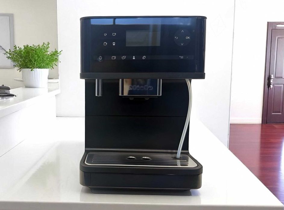Miele / Міле Кавомашина CM 6350, автомат, сенсор, чорна