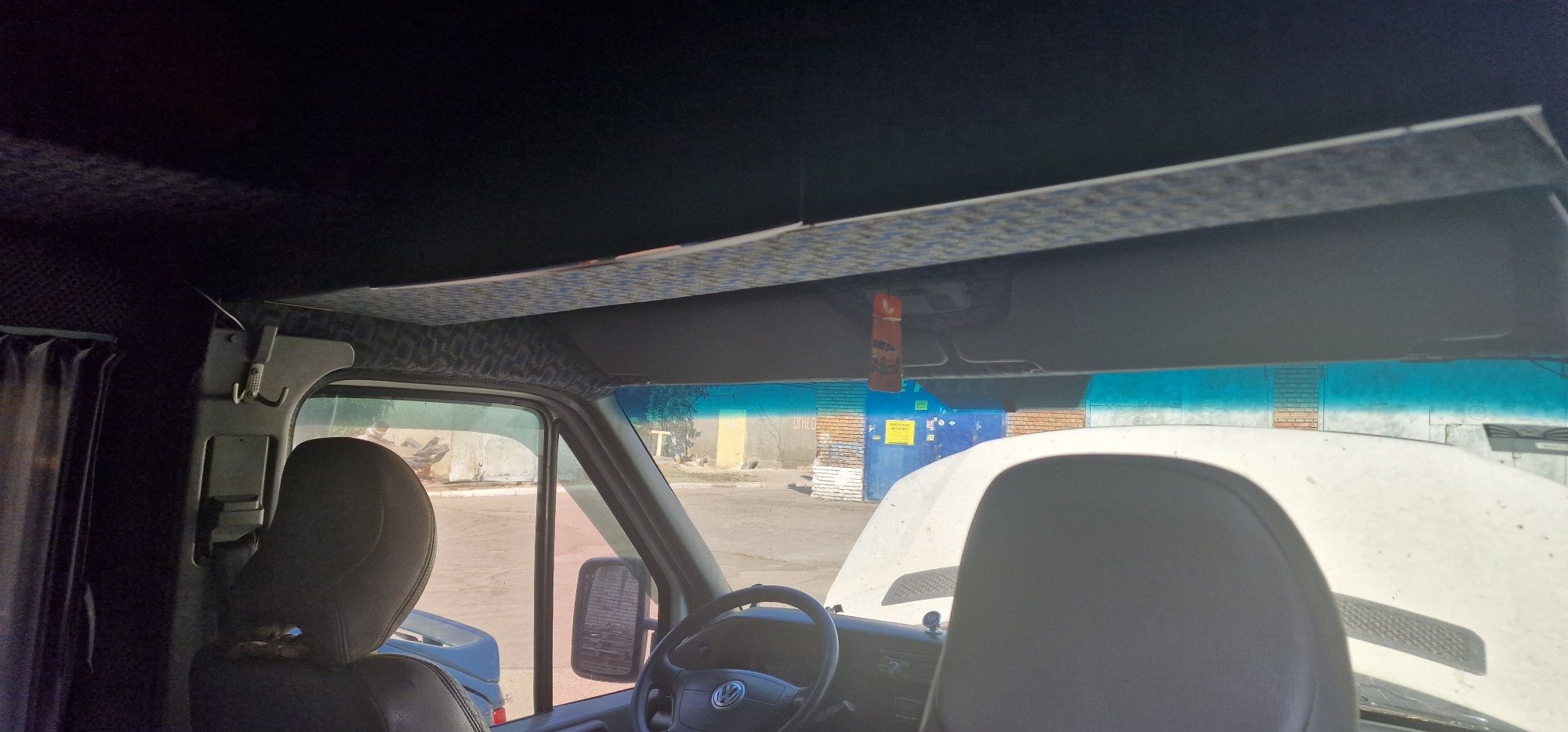Автомобиль вольксваген