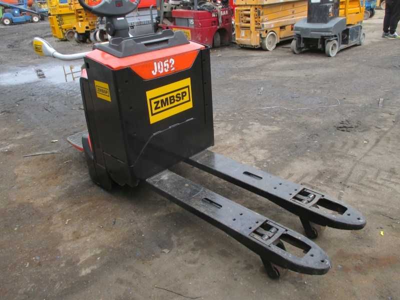 Wózek paleciak elektryczny Toyota 8PLL20 2000 kg yale