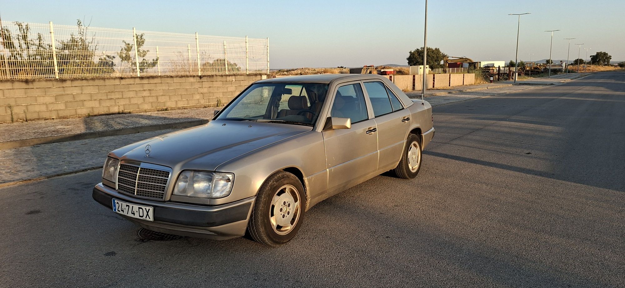 Mercedes-Benz E250 2.5  Turbodiesel