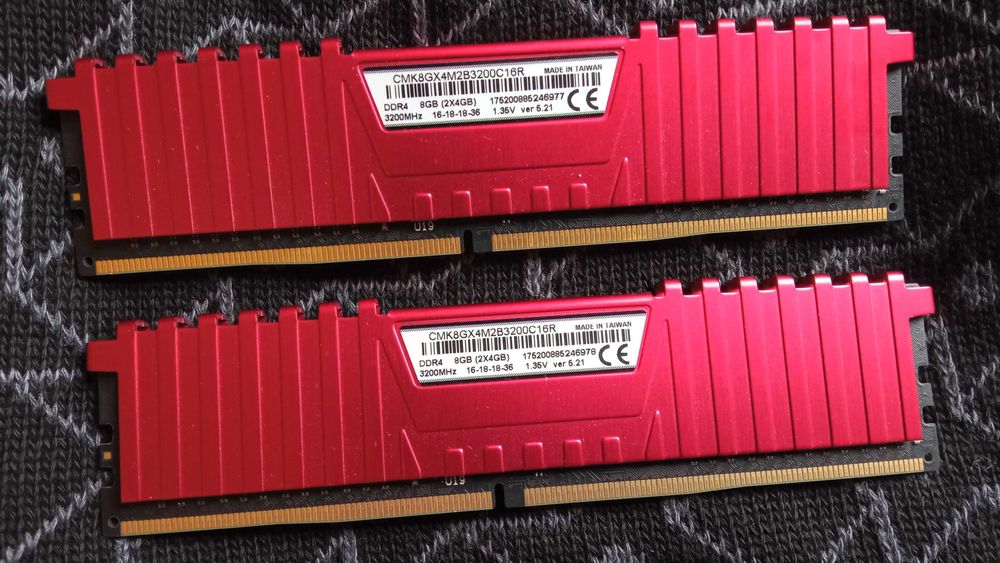 Оперативная память Corsair 8 GB (2 x 4 GB) DDR4 3200 MHz