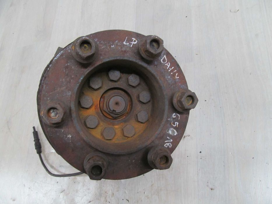 IVECO DAILY IV 65C 70C 06-14 PIASTA ZWROTNICA KOLA LEWY PRZOD