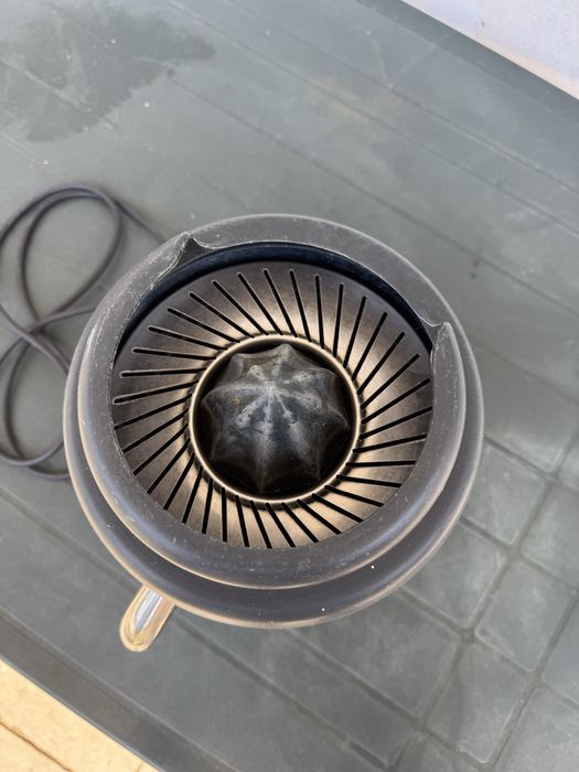 Espremedor de citrinos profissional