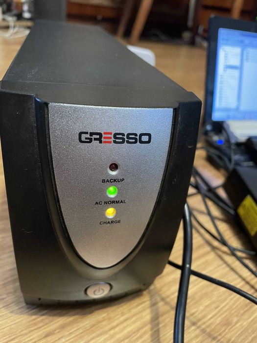 Безперебійник Gresso GR-500VA інвертор No Green Mode (сам не виключ)