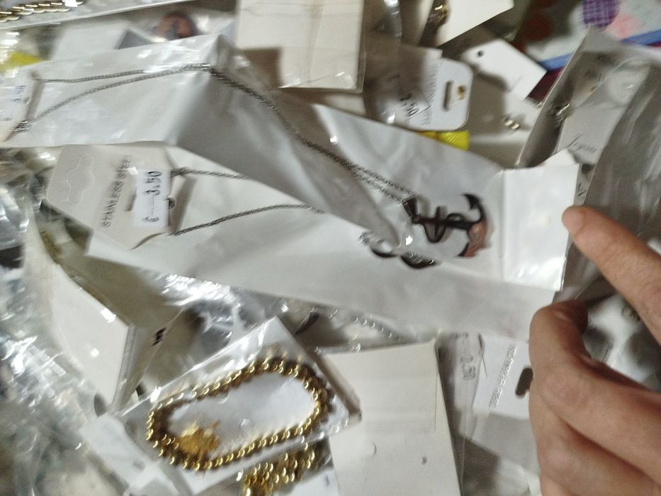 Lote bijuteria 300 uni