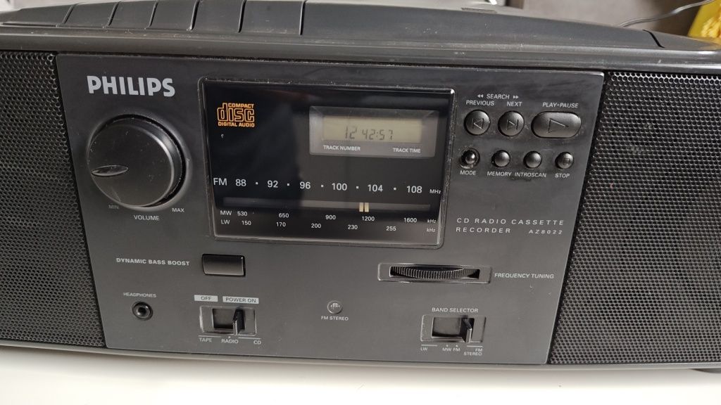 Philips AZ8022, radiomagnetofon z CD. Stan bdb.