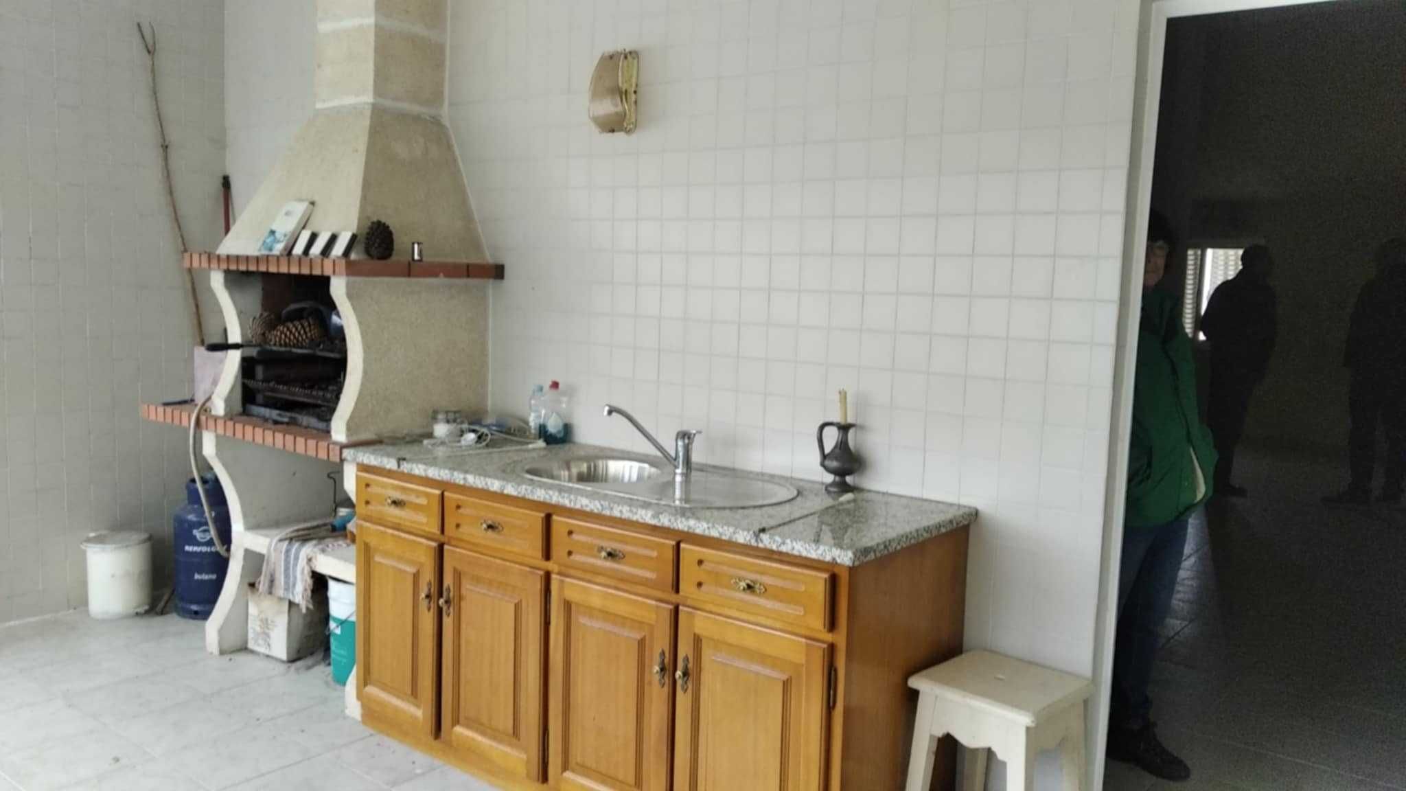 Moradia unifamiliar com 3 pisos em aldeia de cariz rural