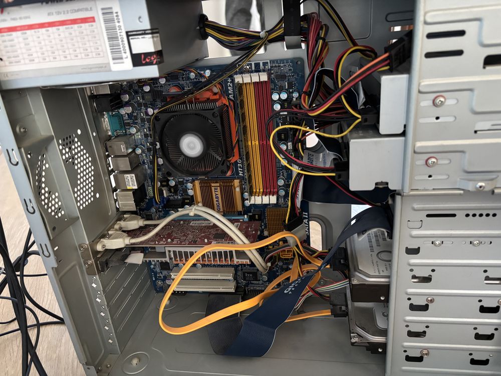 Komputer PC stacjonarny monitor samsung zestaw 2.8 GHz